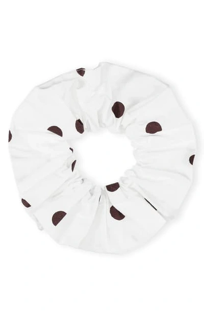 Shop Ganni Pattern Poplin Scrunchie In Egret