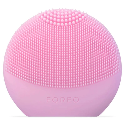 Shop Foreo Luna Fofo Facial Brush With Skin Analysis (various Shades) - Pearl Pink