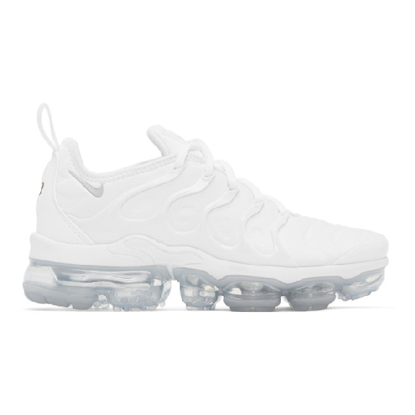 all white air vapormax plus
