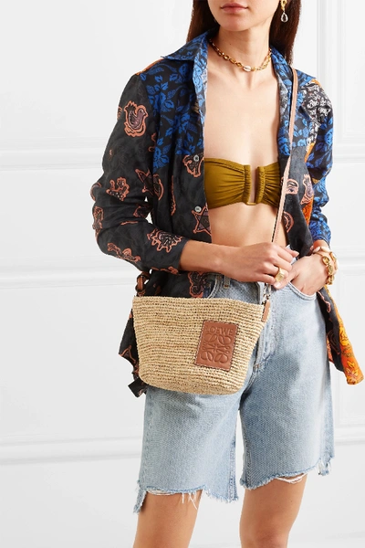 Shop Loewe + Paula's Ibiza Pochette Leather-trimmed Woven Raffia Shoulder Bag In Tan