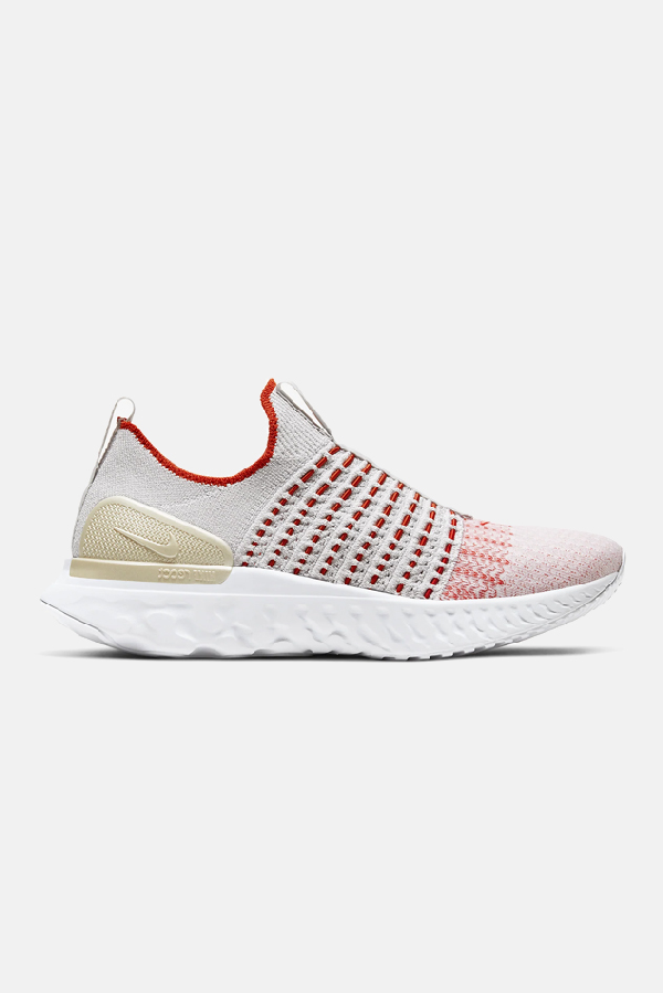 nike womens react phantom run flyknit 2