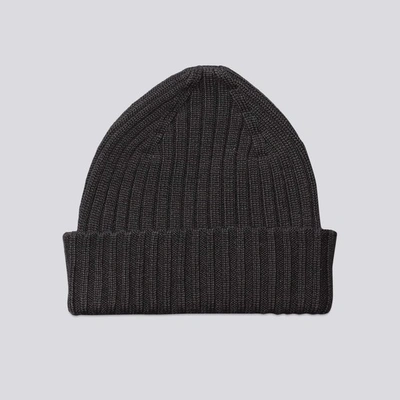 Shop Asket The Ribbed Wool Beanie Black