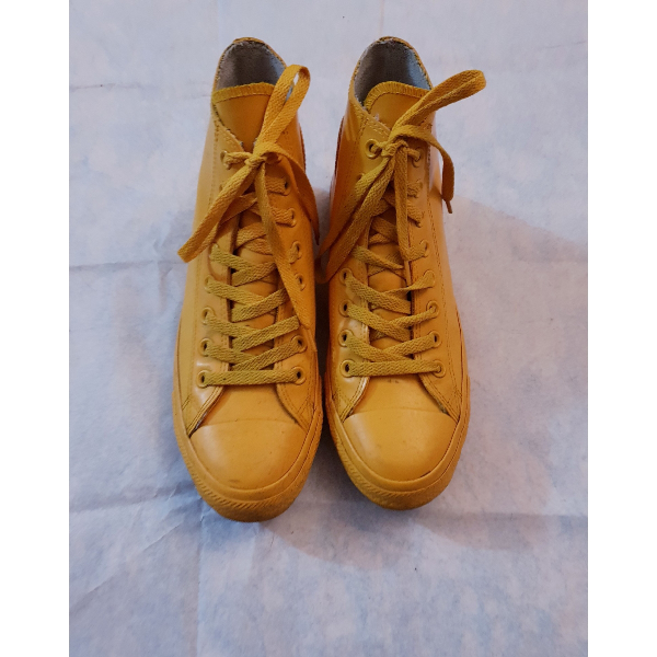 yellow rubber converse