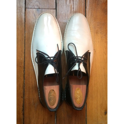 Pre-owned Pierre Hardy Patent Leather Lace Ups In White