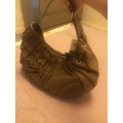 Pre-owned Moschino Cheap And Chic Leather Handbag In Camel