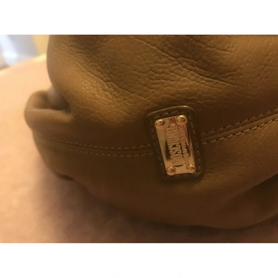 Pre-owned Moschino Cheap And Chic Leather Handbag In Camel