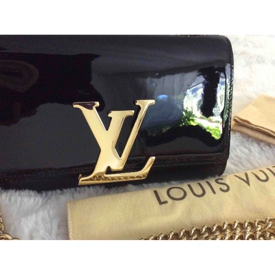 Pre-owned Louis Vuitton Louise Patent Leather Clutch Bag In Black