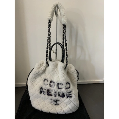 Pre-owned Chanel White Shearling Handbag