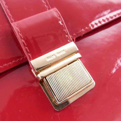 Pre-owned Miu Miu Patent Leather Clutch Bag In Red