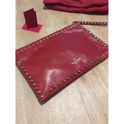 Pre-owned Valentino Garavani Rockstud Red Leather Clutch Bag