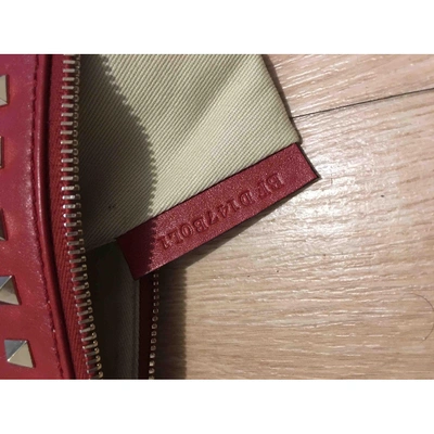 Pre-owned Valentino Garavani Rockstud Red Leather Clutch Bag