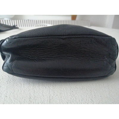 Pre-owned Donna Karan Leather Clutch Bag In Black