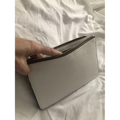 Pre-owned Fendi Leather Clutch Bag In White