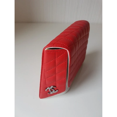 Pre-owned Chanel Leather Clutch Bag In Red