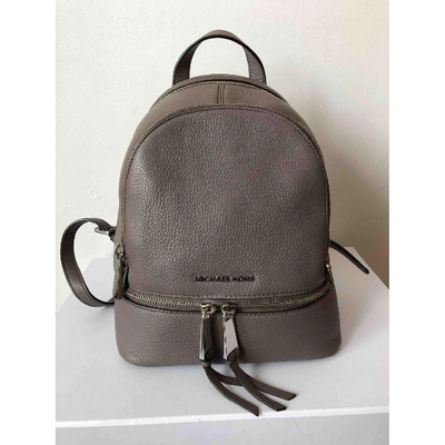 Pre-owned Michael Kors Grey Leather Backpack