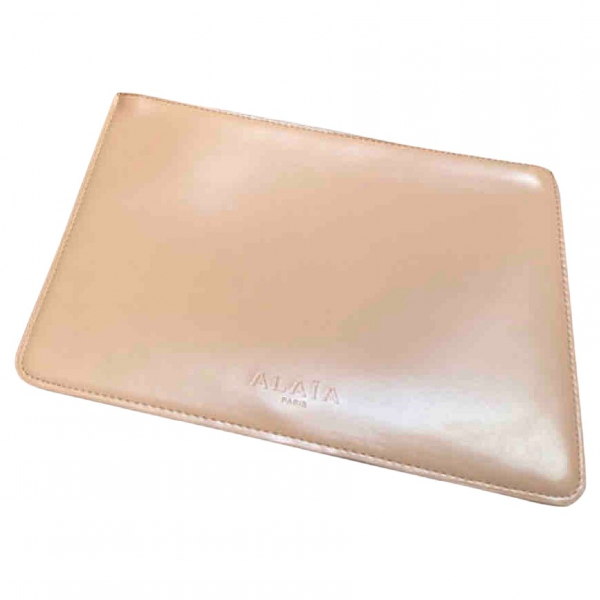 alaia clutch