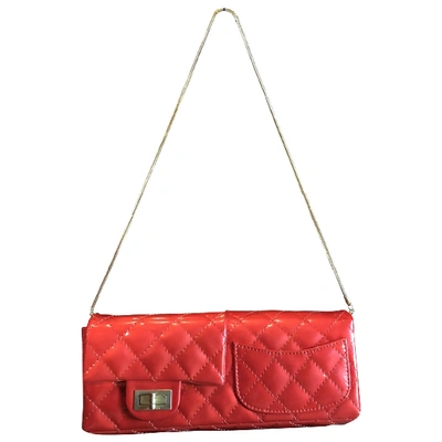 Pre-owned Chanel 2.55 Leather Clutch Bag In Red