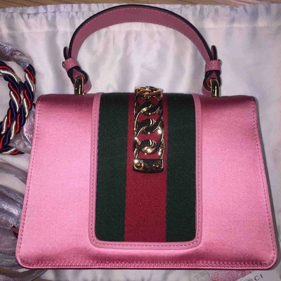 Pre-owned Gucci Sylvie Silk Crossbody Bag In Pink