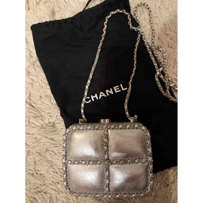 Pre-owned Chanel Leather Clutch Bag In Silver