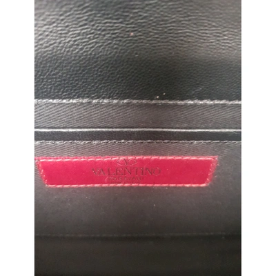 Pre-owned Valentino Garavani Leather Clutch Bag In Black