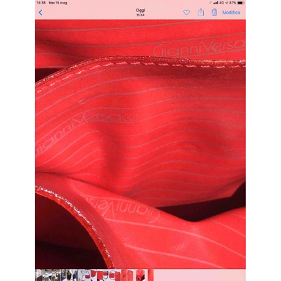 Pre-owned Versace Handbag In Red