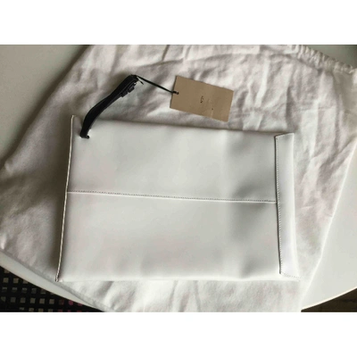 Pre-owned N°21 Leather Clutch Bag In White