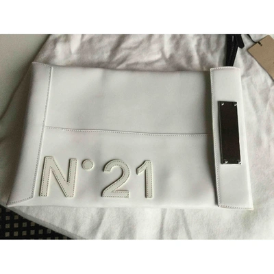 Pre-owned N°21 Leather Clutch Bag In White