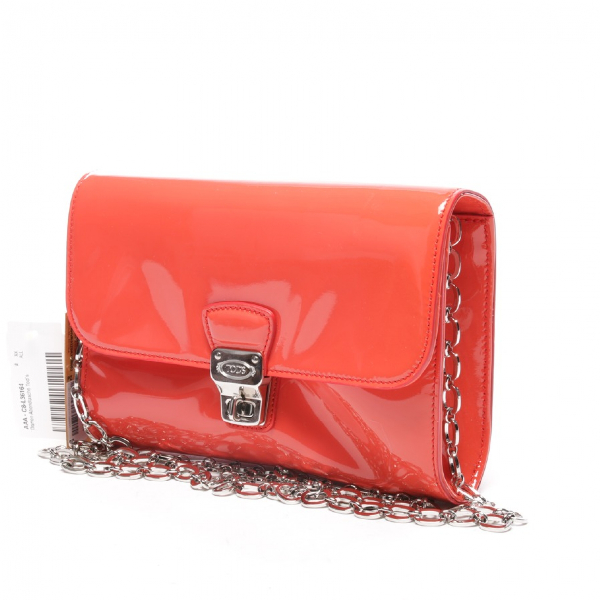 red patent leather clutch bag