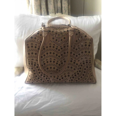 Pre-owned Alaïa Leather Handbag In Beige