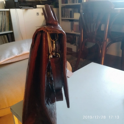 Pre-owned Carolina Herrera Leather Crossbody Bag In Brown