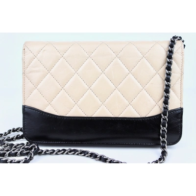Pre-owned Chanel Wallet On Chain Beige Leather Clutch Bag