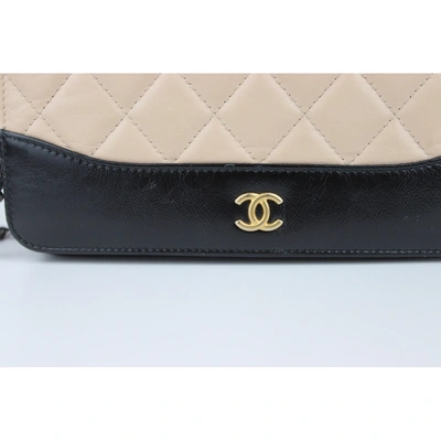 Pre-owned Chanel Wallet On Chain Beige Leather Clutch Bag