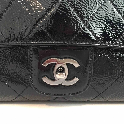 Pre-owned Chanel Patent Leather Handbag In Black