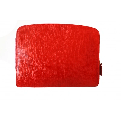 Pre-owned Loewe Leather Clutch Bag In Red