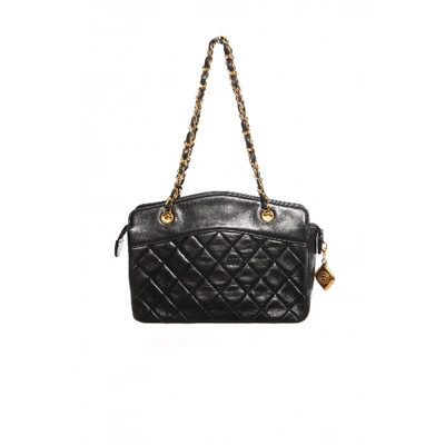 Pre-owned Chanel Leather Handbag In Black