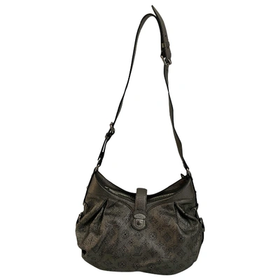 Pre-owned Louis Vuitton Mahina Leather Crossbody Bag In Metallic