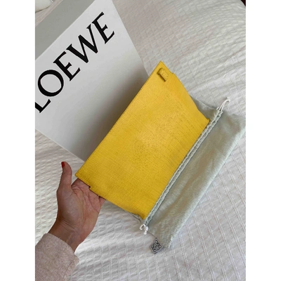 Pre-owned Loewe T Pouch Yellow Leather Clutch Bag