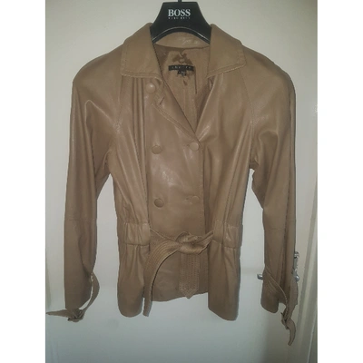 Pre-owned Theory Leather Jacket In Beige