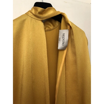 Pre-owned Valentino Mid-length Dress In Yellow