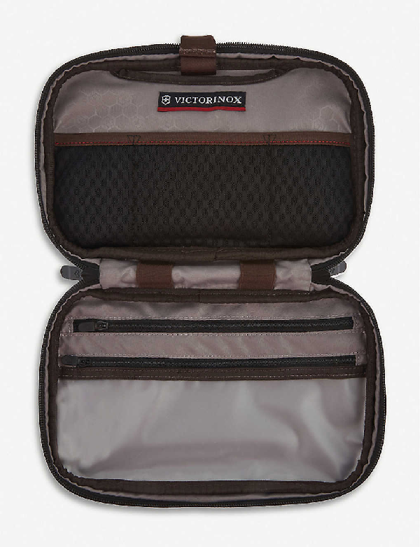 victorinox toiletry bag