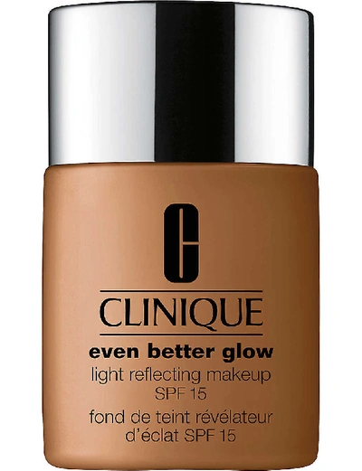 Shop Clinique Even Better Glow Light Reflecting Makeup Spf 15 30ml In Wn 122 Clove