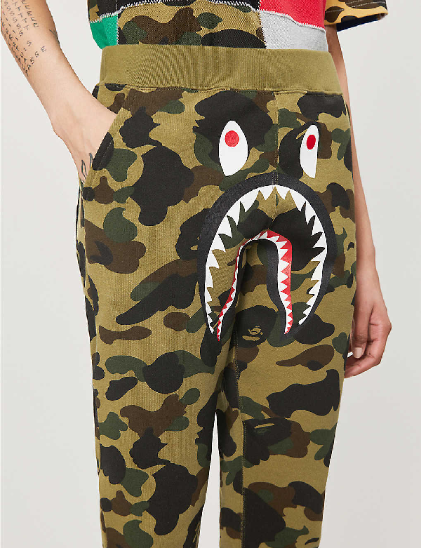 bape jogging bottoms