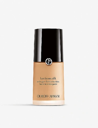 Shop Giorgio Armani Luminous Silk Foundation In 5.2