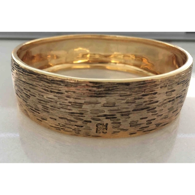 Pre-owned Carolina Herrera Gold Metal Bracelet