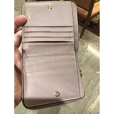 Pre-owned Valentino Garavani Leather Wallet In Pink