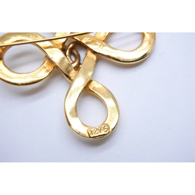 Pre-owned Chanel Cc Gold Metal Pins & Brooches