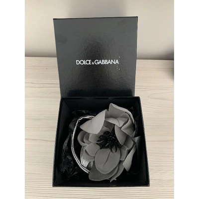 Pre-owned Dolce & Gabbana Cloth Pin & Brooche In Grey