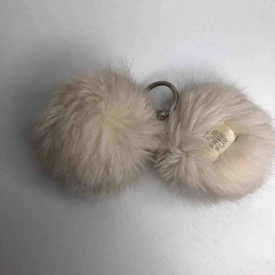 Pre-owned Stella Mccartney Faux Fur Bag Charm In White
