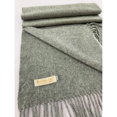 Pre-owned Burberry Cashmere Scarf In Grey