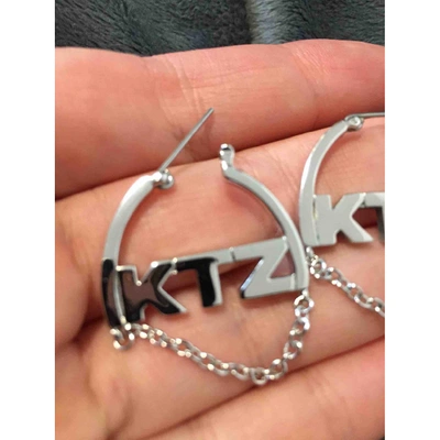 Pre-owned Ktz Silver Metal Earrings